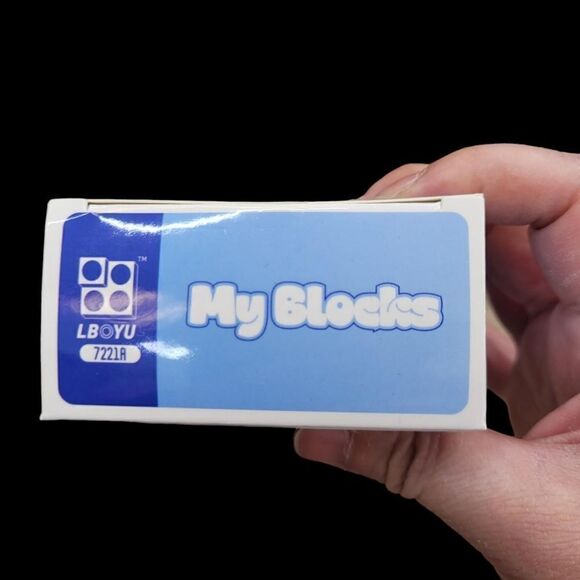 Brand New Disney Eeyore Bricks Lego Figure - Picture 3 of 5